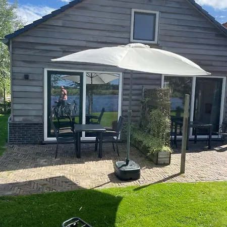 Mooi Vakantiehuis Prachtig Gelegen Aan Het Water Rijpwetering Exterior photo