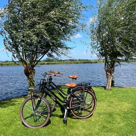 Mooi Vakantiehuis Prachtig Gelegen Aan Het Water Rijpwetering Exterior photo