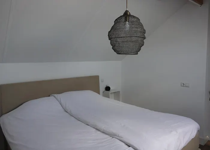 Mooi Vakantiehuis Prachtig Gelegen Aan Het Water